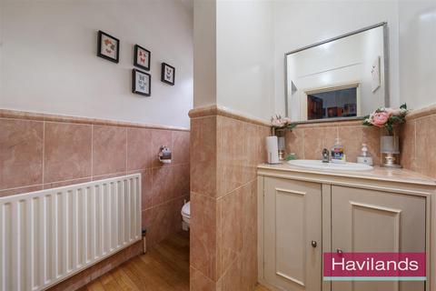 45 Broad Walk, London, N21 3BL