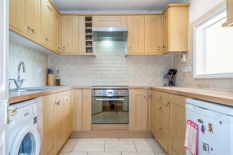 3 bedroom apartment to rent, Elgin Avenue, Maida Vale, W9