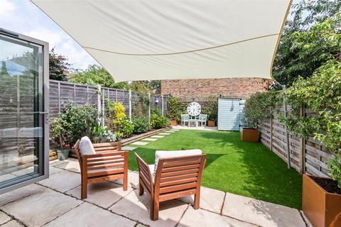 102 Lambton Road, Raynes Park, London, SW20 0TJ