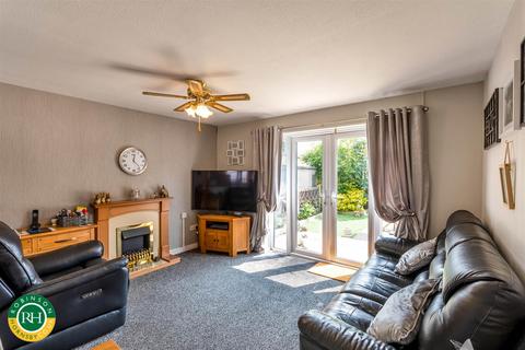 2 bedroom bungalow for sale, Hunster Close, Cantley, Doncaster