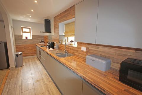 4 bedroom end of terrace house for sale, Castle Lodge, Hebden Bridge HX7