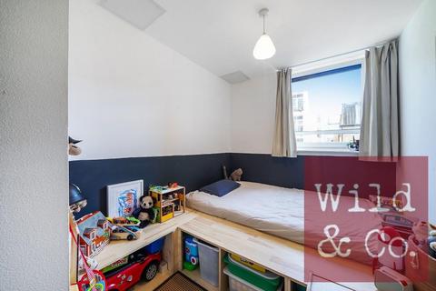 11 Hacon Square, London, E8 3QR