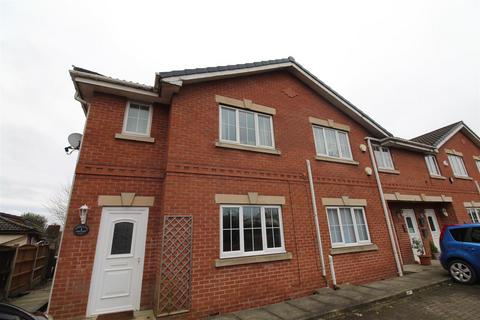 2 bedroom property to rent, 7 Alden Court, Albany Fold, Westhoughton, Bolton