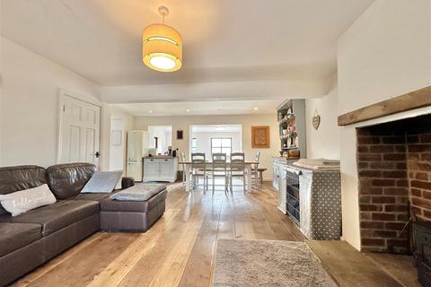 6 How Lane, Castleton, Hope Valley, S33 8WJ