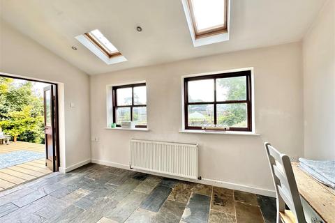 6 How Lane, Castleton, Hope Valley, S33 8WJ
