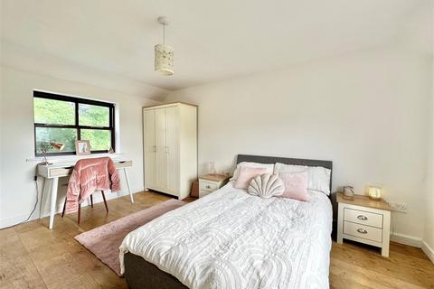 6 How Lane, Castleton, Hope Valley, S33 8WJ