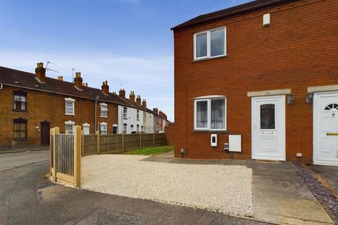 2 bedroom semi-detached house to rent, India Road, Gloucester