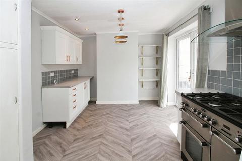 398 Moorside Road, Bradford, BD2 3HS