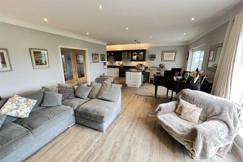 40 Oldfield Way, Wirral, CH60 6RH