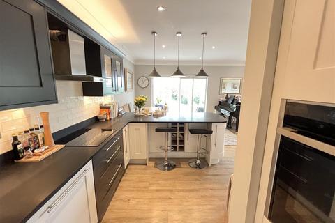 40 Oldfield Way, Wirral, CH60 6RH