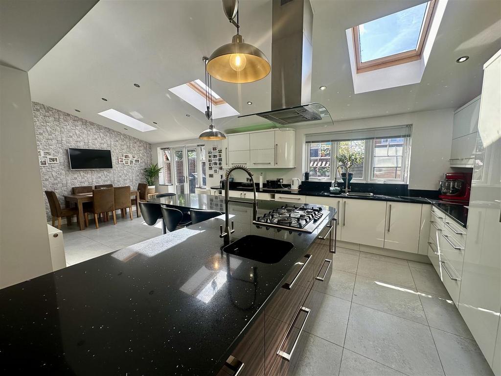 Kitchen Dining Area