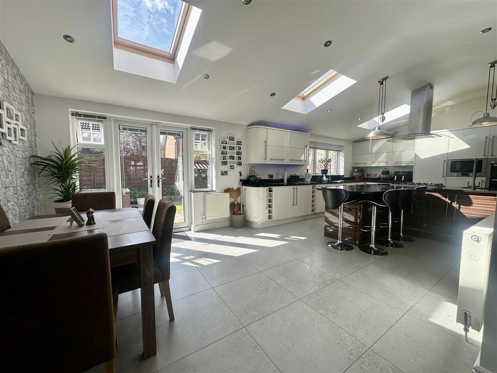 Kitchen Dining Area