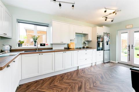 23 Sherbuttgate Drive, Pocklington, York, YO42 2EL