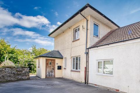 Beautiful cottage within walking distance of Yatton's mainline railway station