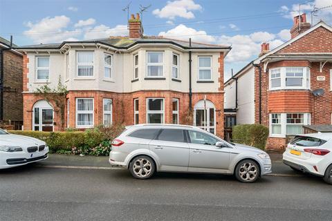 3 bedroom house for sale, Salisbury Road, Langton Green