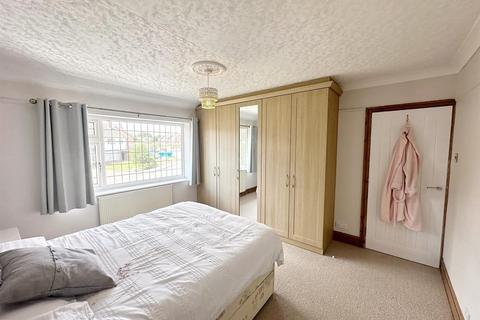 84 Willmott Road, Sutton Coldfield, B75 5NW