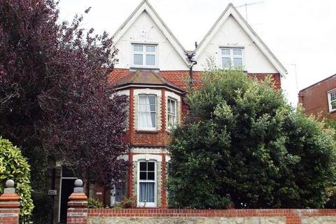 1 bedroom flat to rent, Grange Road, East Sussex BN21