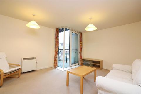 1 bedroom apartment to rent, Berglen Court, London, E14