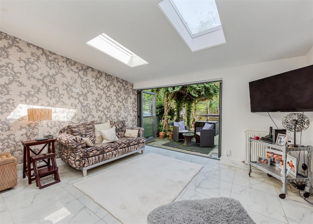 5 Copthorne Road-Garden Room.jpg