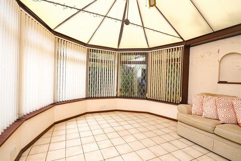 18 Calvin Close, Wombourne, Wolverhampton, WV5 0DF