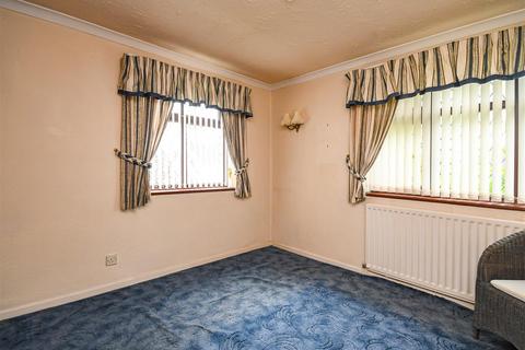 18 Calvin Close, Wombourne, Wolverhampton, WV5 0DF