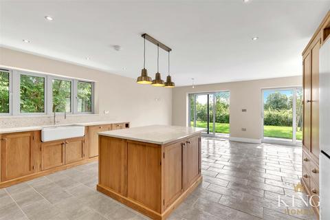 5 bedroom detached house for sale, Droitwich Road, Feckenham B96 6HX