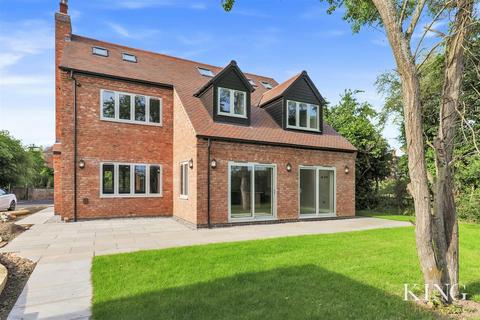 5 bedroom detached house for sale, Droitwich Road, Feckenham B96 6HX