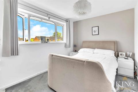 36 Eldorado Close, Studley, B80 7LB