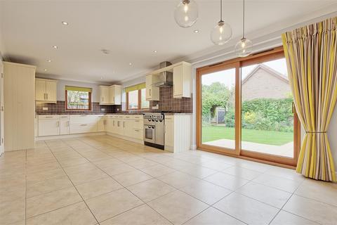 4 bedroom detached house for sale, Iceni Way, Exning, Newmarket