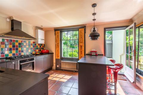 4 bedroom house for sale, Hanover Crescent, Brighton