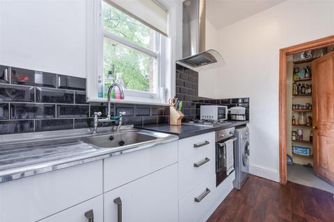 3 bedroom apartment to rent, Effra Mansions, Brixton