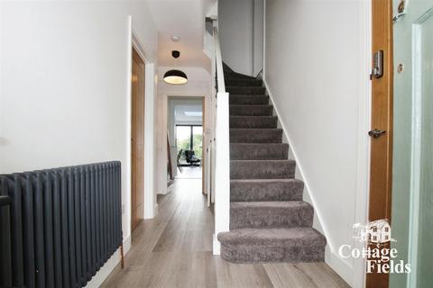 7 bedroom semi-detached house for sale, Oakfield Gardens, London