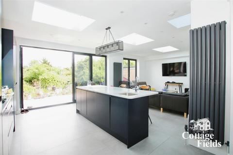 7 bedroom semi-detached house for sale, Oakfield Gardens, London