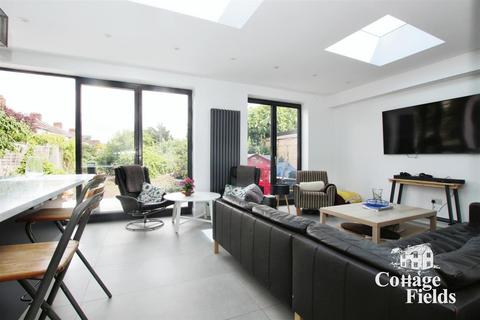 7 bedroom semi-detached house for sale, Oakfield Gardens, London