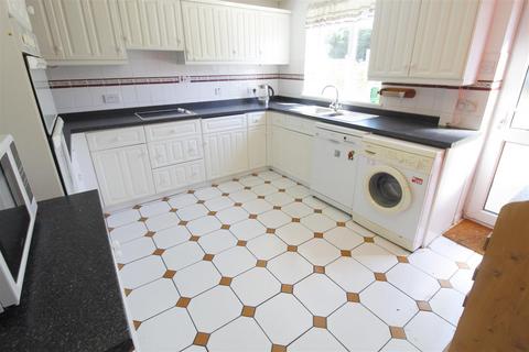 29 Godley Road, Byfleet, West Byfleet, KT14 7EP