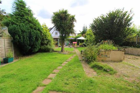 2 bedroom semi-detached house for sale, Petersham Avenue, Byfleet, Surrey.