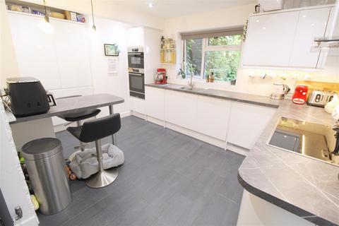 2 bedroom semi-detached house for sale, Petersham Avenue, Byfleet, Surrey.