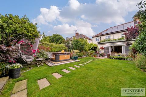 4 bedroom semi-detached house for sale, Chieveley Road, Bexleyheath