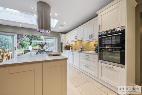 4 bedroom semi-detached house for sale, Chieveley Road, Bexleyheath