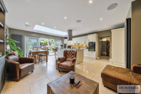 19 Chieveley Road, Bexleyheath, DA7 6AH