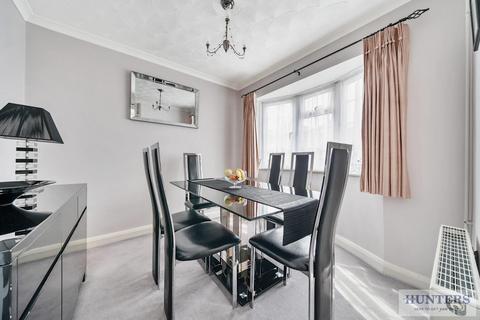 17 Vicarage Close, Erith, DA8 1ET