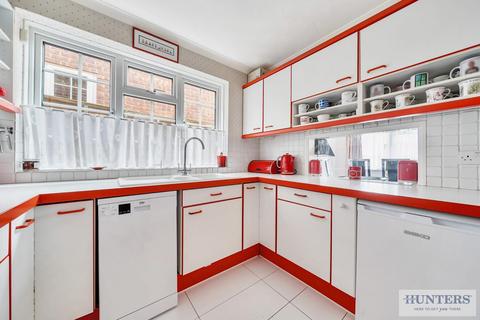 17 Vicarage Close, Erith, DA8 1ET