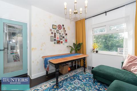 27 Ashbourne Gardens, Bradford, BD2 4AE