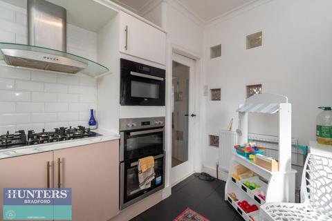 27 Ashbourne Gardens, Bradford, BD2 4AE