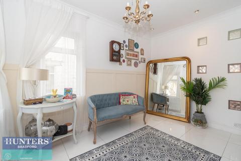 3 bedroom semi-detached bungalow for sale, Ashbourne Gardens Bolton Outlanes, Bradford, West Yorkshire, BD2 4AE