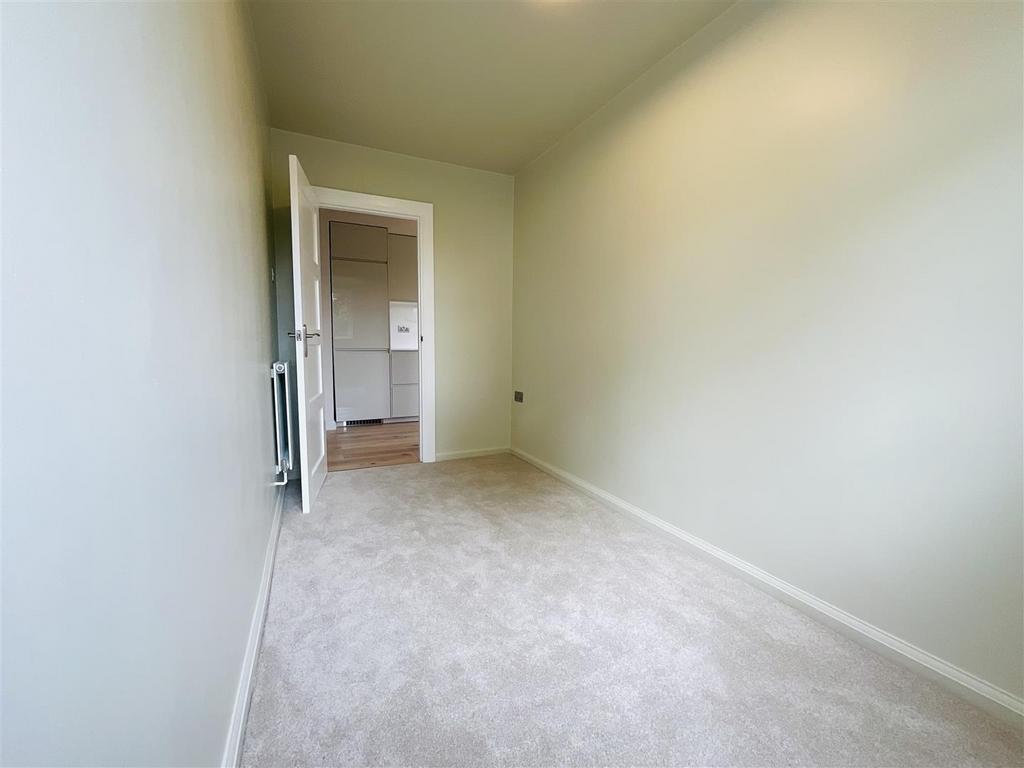 9 Bedroom2.jpg
