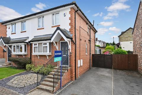 2 bedroom semi-detached house for sale, Parkland View, Yeadon, Leeds