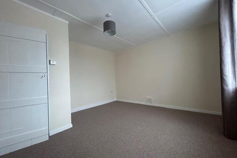 2 bedroom end of terrace house to rent, The Street, Newington