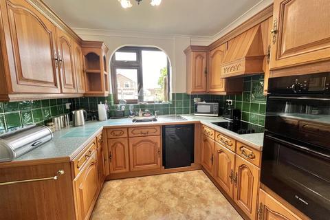 3 bedroom link detached house for sale, Lower Barn Road, Hadfield, Glossop