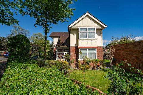 3 bedroom detached house for sale, Borough Road, Isleworth